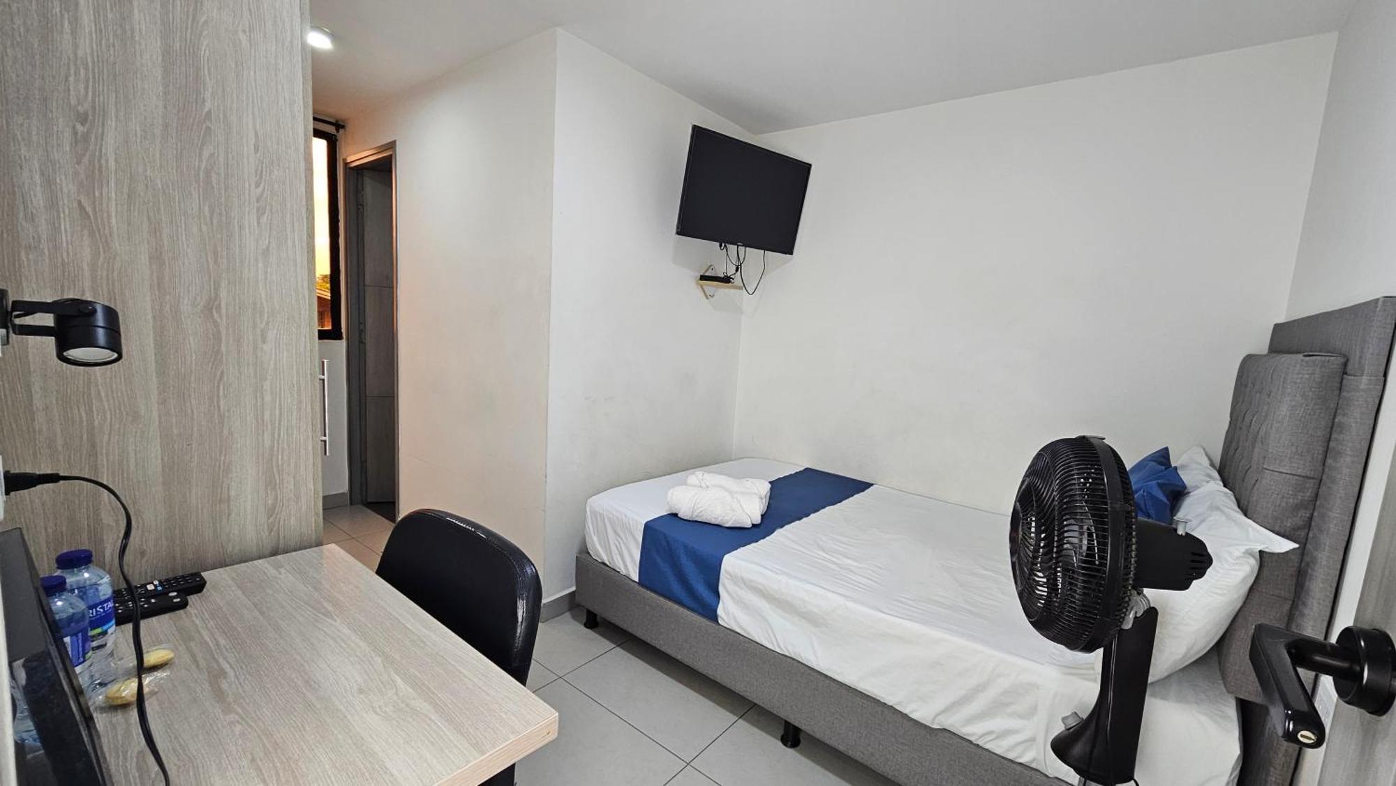 Andaliving Campo Valdes Hospedaje Medellin Exterior photo