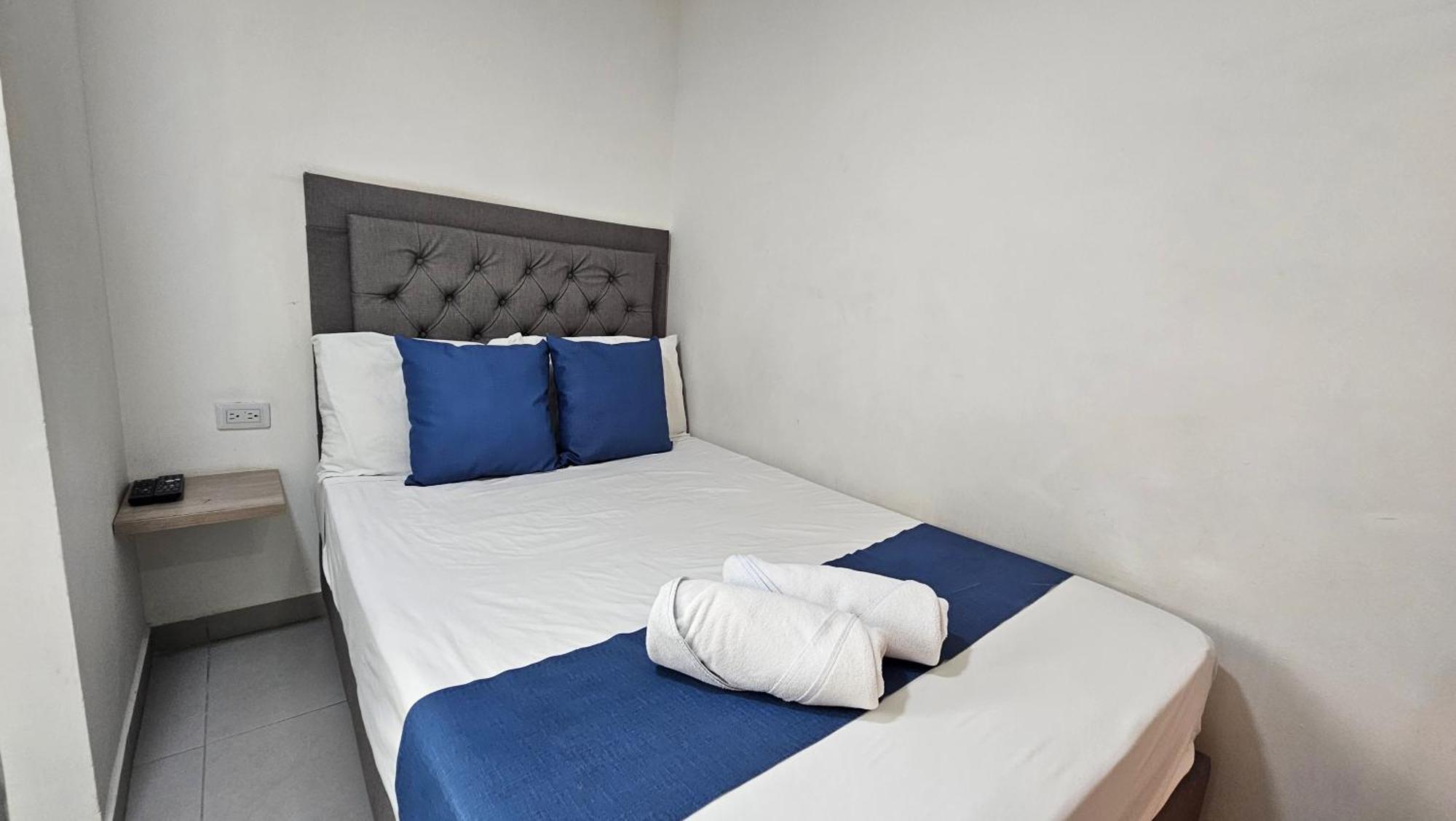 Andaliving Campo Valdes Hospedaje Medellin Exterior photo